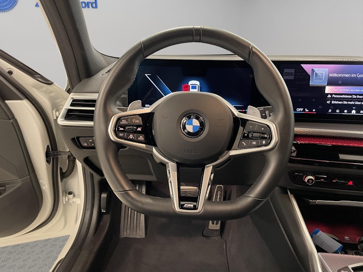 Vehicle image BMW 3 SERIES