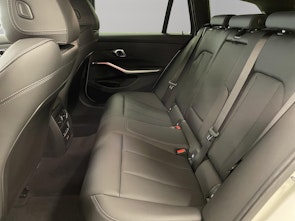 Vehicle image BMW 330d xDrive SAG Touring