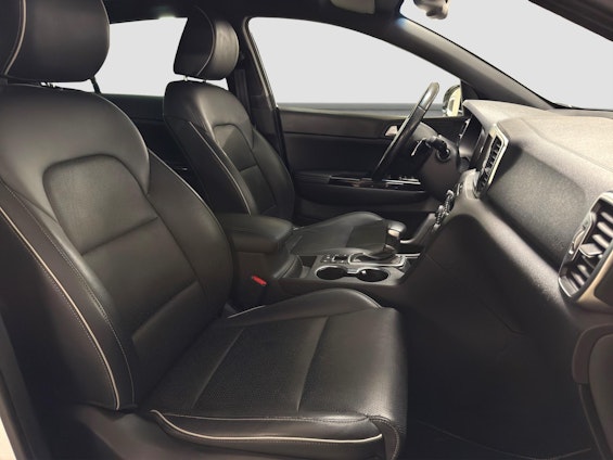 Vehicle image 9 Vehicle image 9