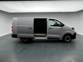 https://vehicle.imgix.net/4051475/d12c332f-1f98-4b29-beeb-f286f921c13c.jpeg