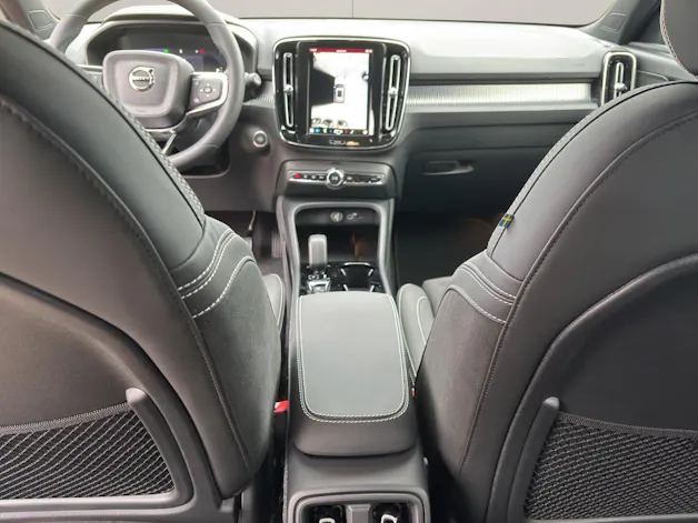 Volvo XC40 2.0 B4 MH Ultra Dark