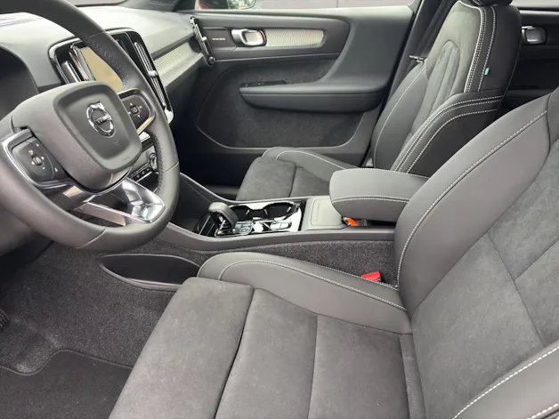 Volvo XC40 2.0 B4 MH Ultra Dark