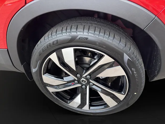 Volvo XC40 2.0 B4 MH Ultra Dark