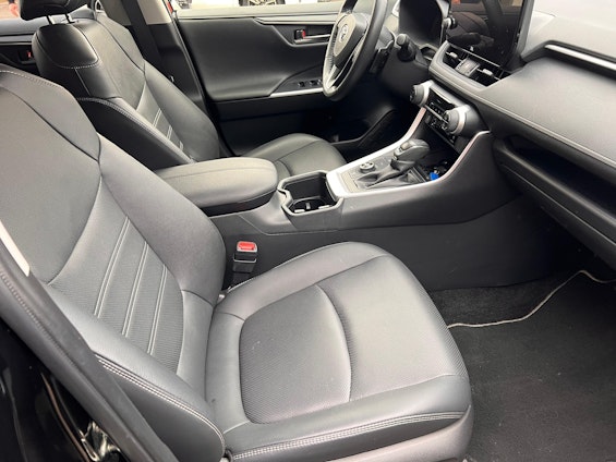 Vehicle image 12 Vehicle image 12