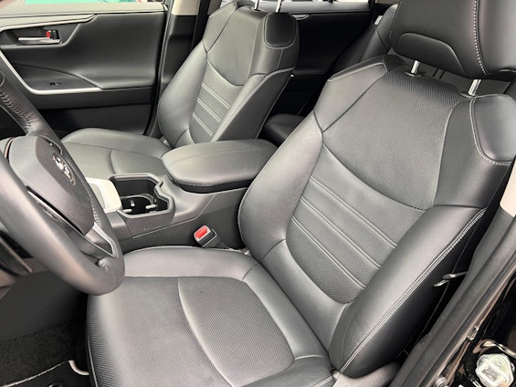 Vehicle image 9 Vehicle image 9