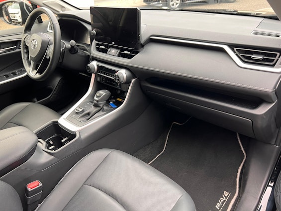 Vehicle image 13 Vehicle image 13