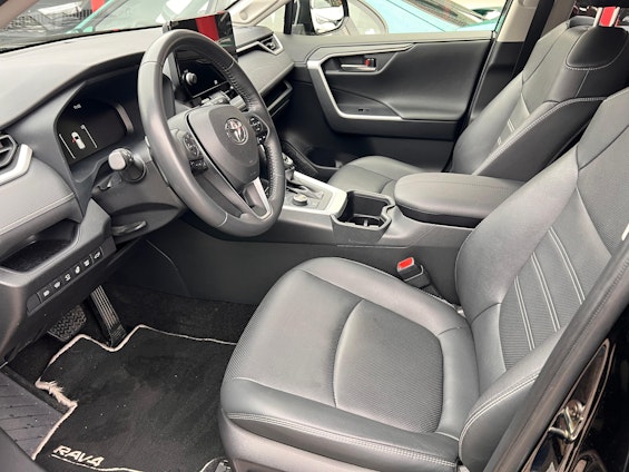 Vehicle image 8 Vehicle image 8