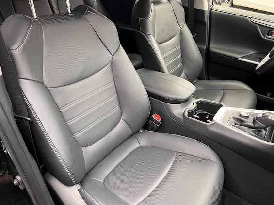 Vehicle image 14 Vehicle image 14