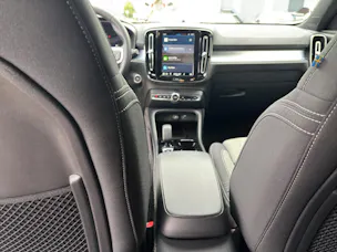 Volvo XC40 2.0 B4 MH Plus Dark