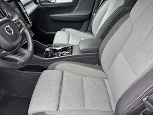 Volvo XC40 2.0 B4 MH Plus Dark