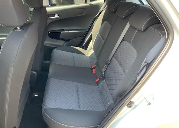 Vehicle image 6 Vehicle image 6