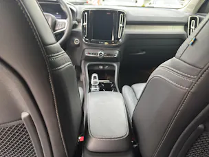 Volvo XC40 2.0 B4 MH Plus Dark