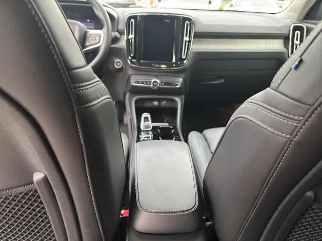 Volvo XC40 2.0 B4 MH Plus Dark