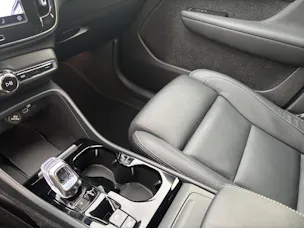 Volvo XC40 2.0 B4 MH Plus Dark