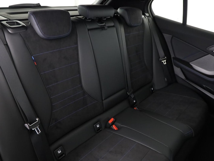 Vehicle image BMW 1 SERIES