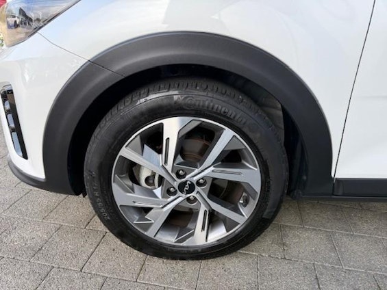 Vehicle image 8 Vehicle image 8