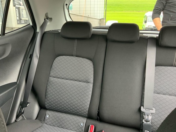 Vehicle image 6 Vehicle image 6