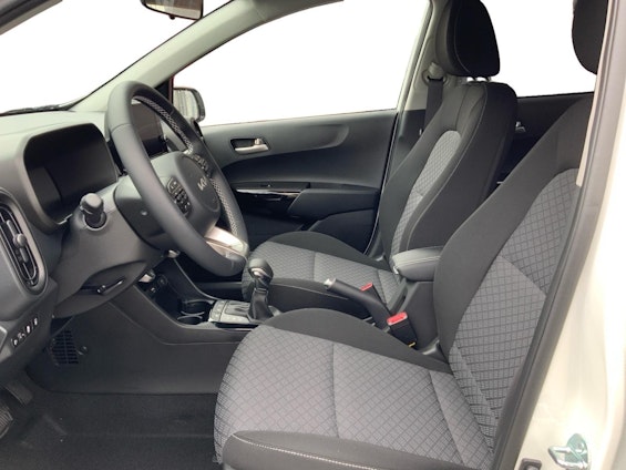 Vehicle image 4 Vehicle image 4