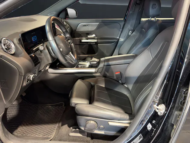 Mercedes-Benz EQA 300 Swiss Star Progressive 4matic