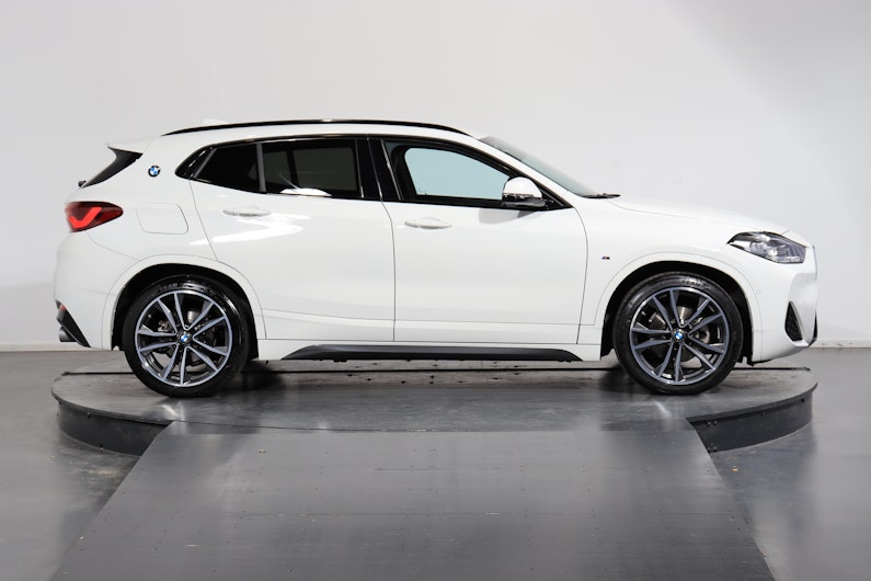 Vehicle image BMW X2