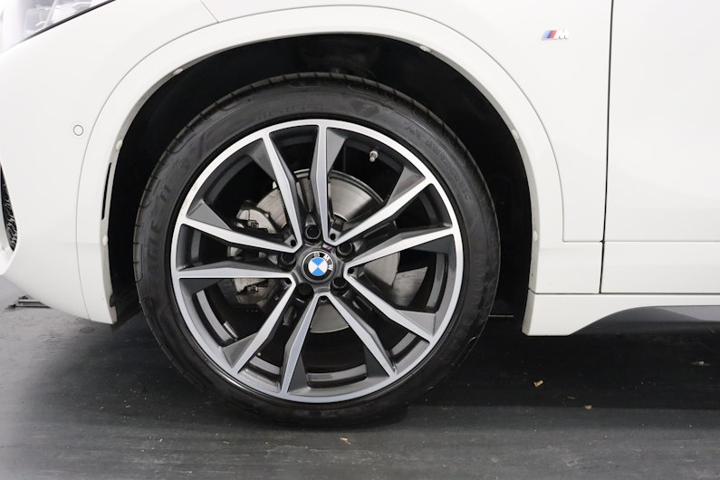 Vehicle image BMW X2