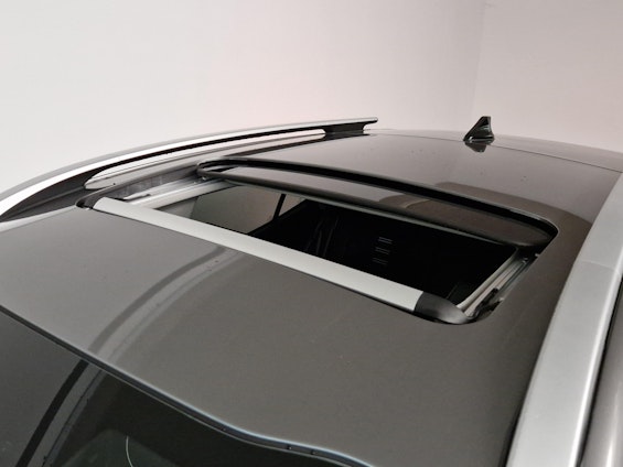 Vehicle image 8 Vehicle image 8