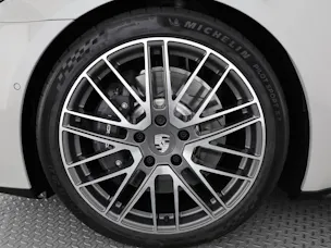 Porsche Panamera 4 E-Hybrid
