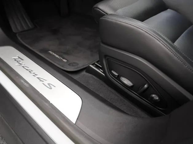 Porsche Taycan 4S