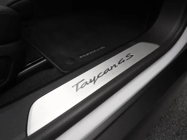 Porsche Taycan 4S