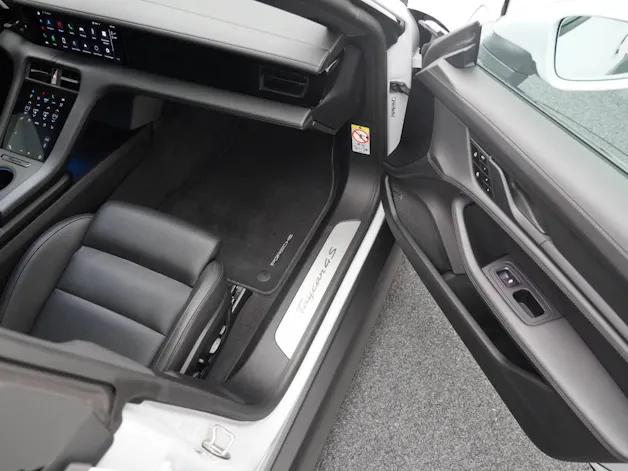 Porsche Taycan 4S