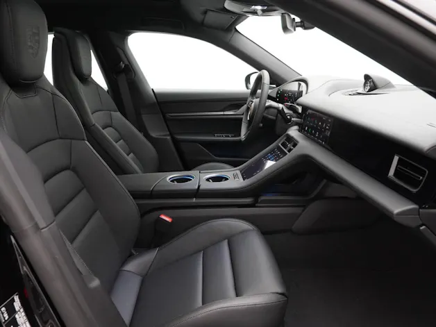 Porsche Taycan 4 Cross Turismo
