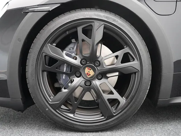 Porsche Taycan 4 Cross Turismo