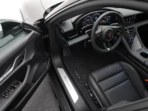 Porsche Taycan 4 Cross Turismo