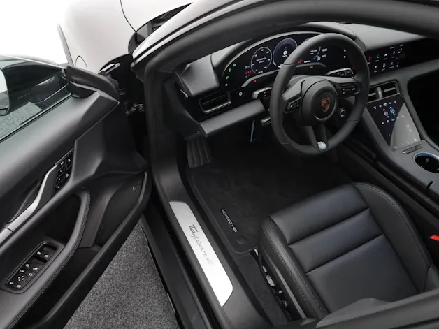 Porsche Taycan 4 Cross Turismo