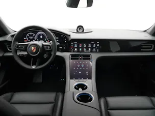 Porsche Taycan 4 Cross Turismo