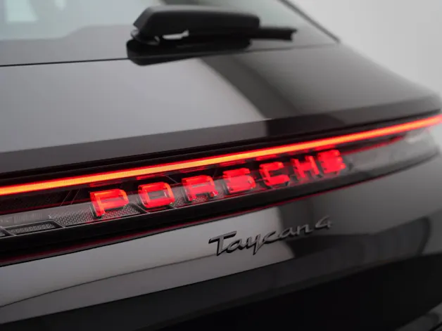 Porsche Taycan 4 Cross Turismo