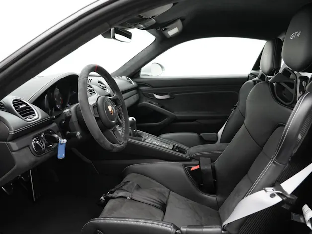 Porsche 718 Cayman GT4