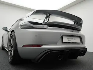 Porsche 718 Cayman GT4