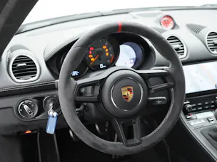 Porsche 718 Cayman GT4
