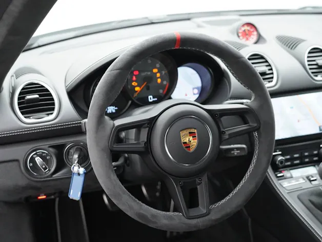 Porsche 718 Cayman GT4