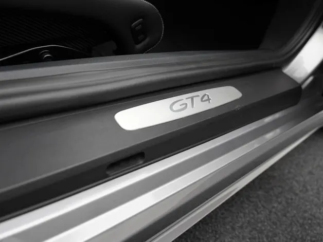 Porsche 718 Cayman GT4