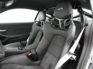 Porsche 718 Cayman GT4