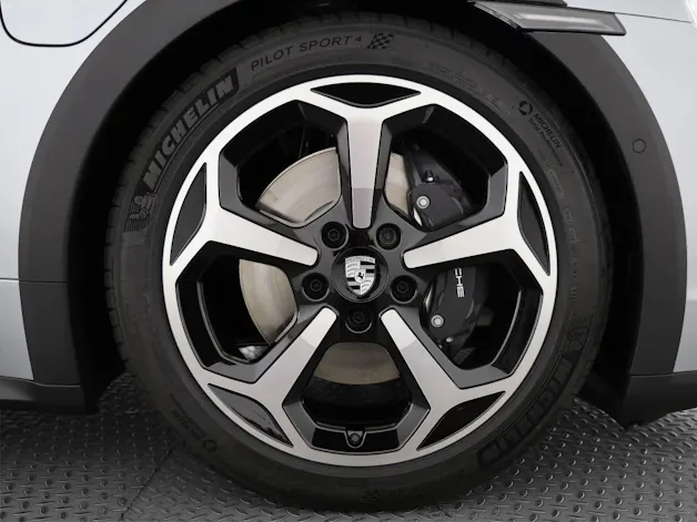 Porsche Taycan 4 Cross Turismo
