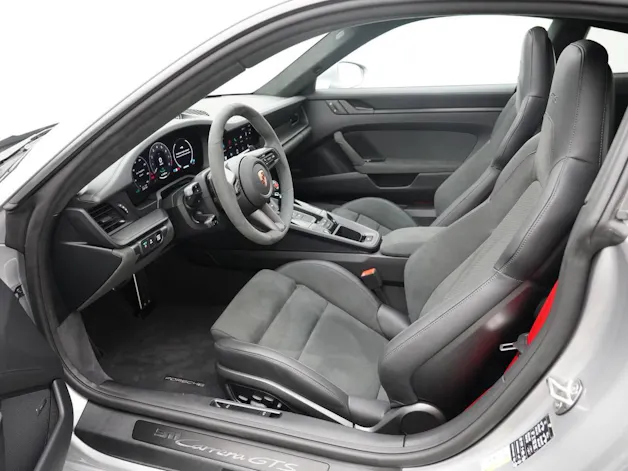 Porsche 911 Carrera GTS