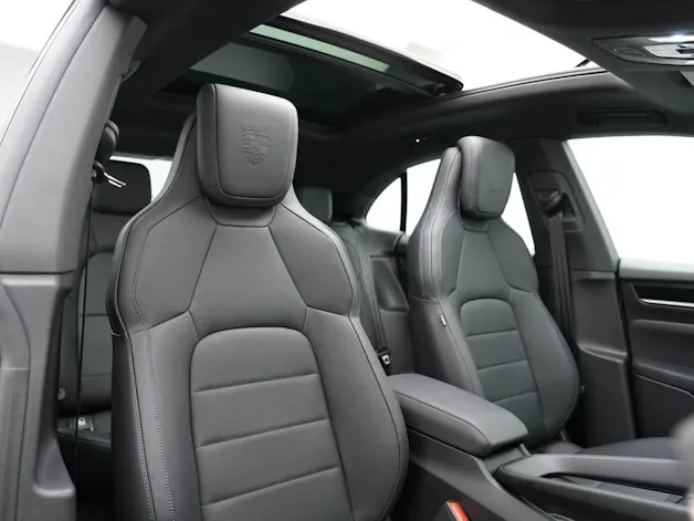 Porsche Macan 4