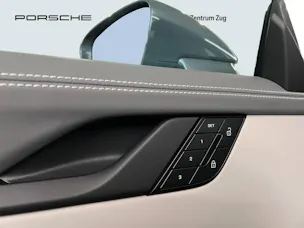 Porsche 911 Carrera 4 GTS Cabriolet