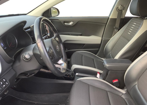 Vehicle image 4 Vehicle image 4