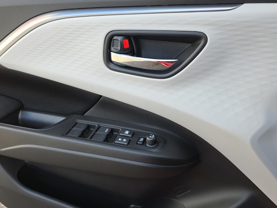 Vehicle image 10 Vehicle image 10