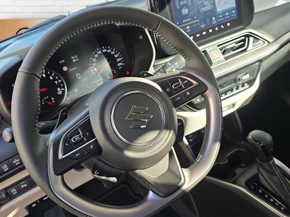 Vehicle image 8 Vehicle image 8