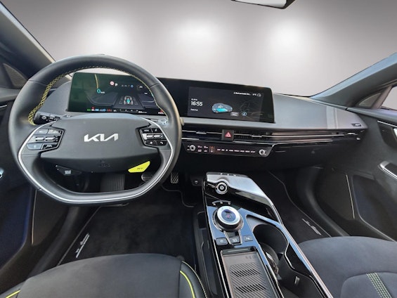 Vehicle image 9 Vehicle image 9